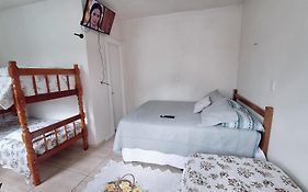 KITNET S1 em TORRES-RS - Na mais bela praia Gaúcha - Cozinha - Banheiro - Ar condicionado - TV e Wi-Fi - Estacionamento - Anfitriã Superhost no BnB